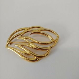 Vintage Monet Gold Leaf Brooch Pin